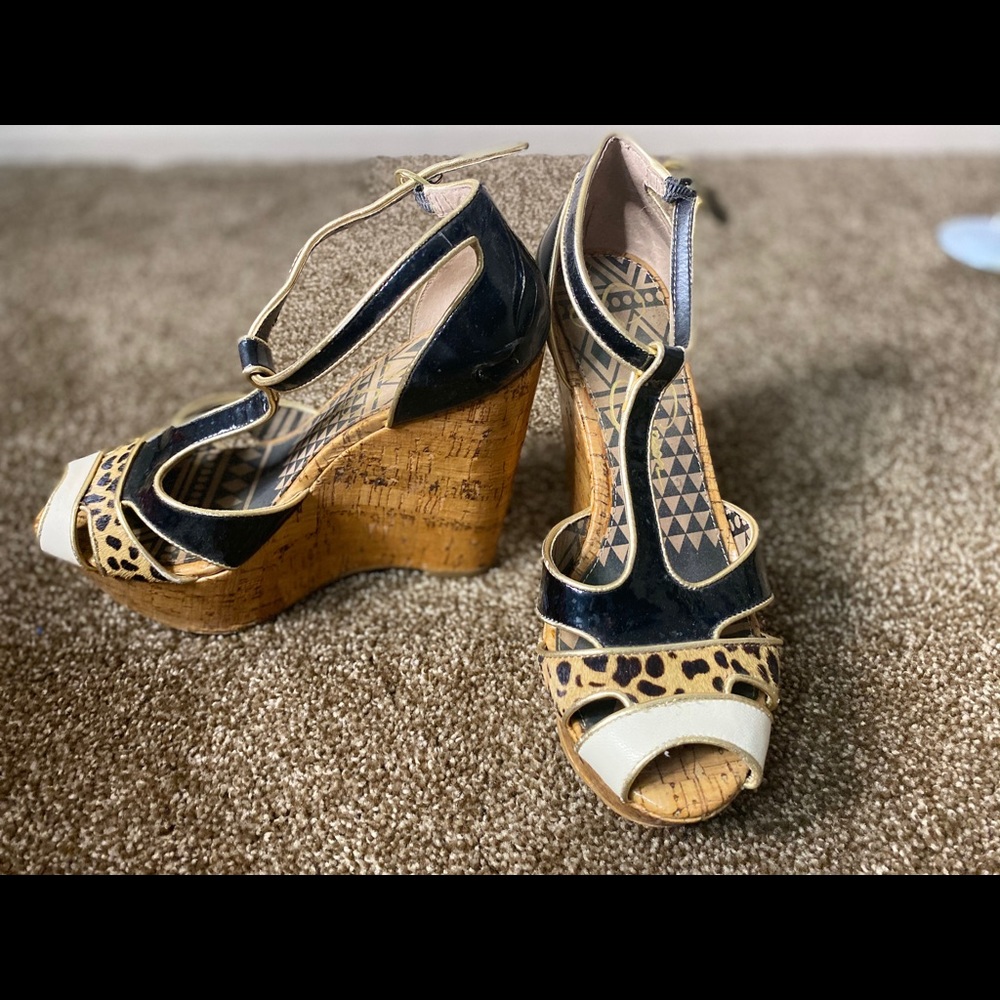Jessica Simpson Wedges